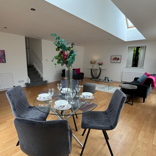 Thumbnail - Another example of a staged dining space